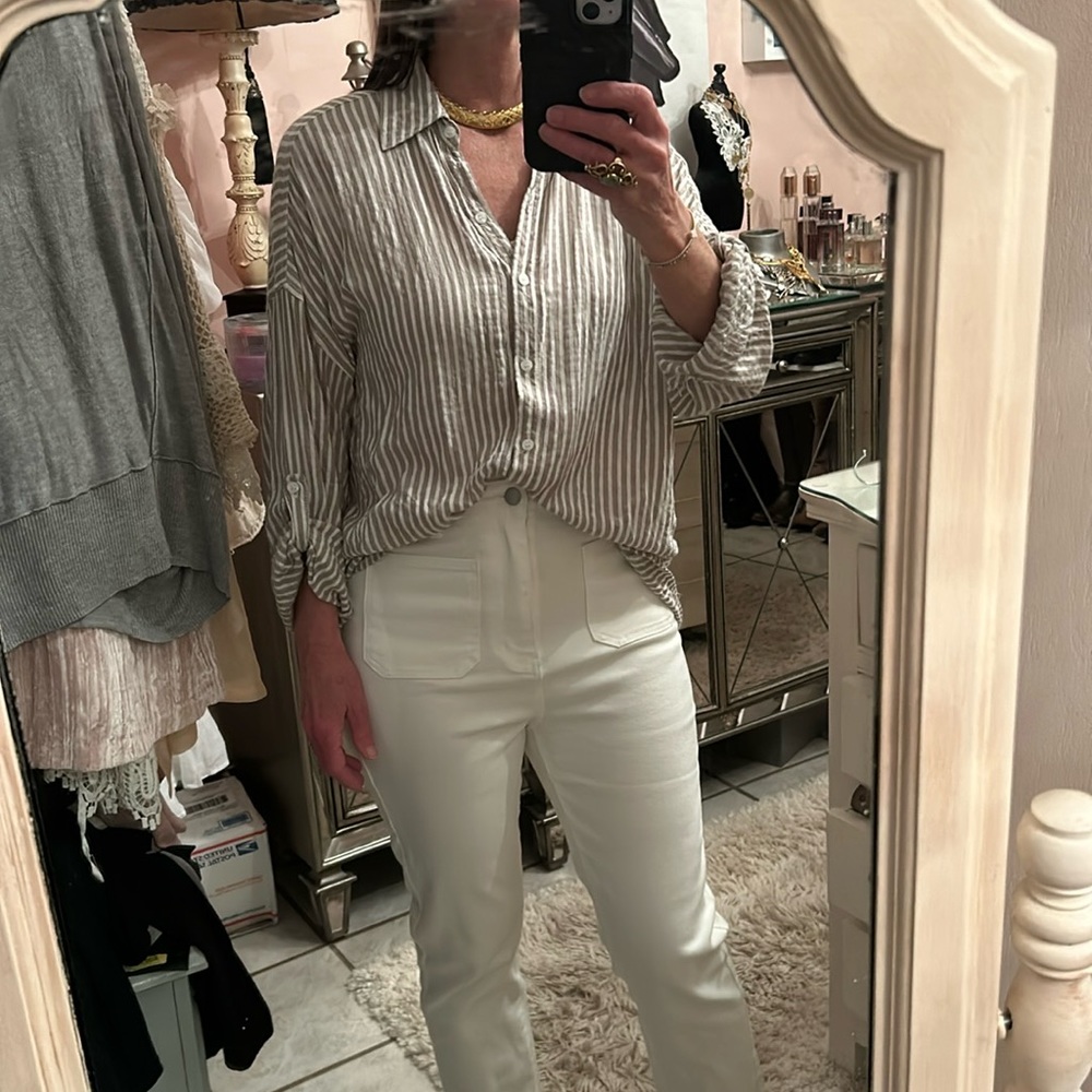 Soft crinkly wear with everything top